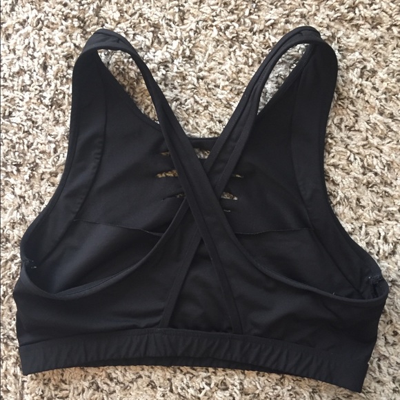 Victoria’s Secret PINK Ultimate sports bra. - Picture 2 of 3